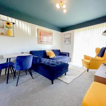 Escape To Tranquil 1 Bed, Poole Villa Canford Magna Dış mekan fotoğraf
