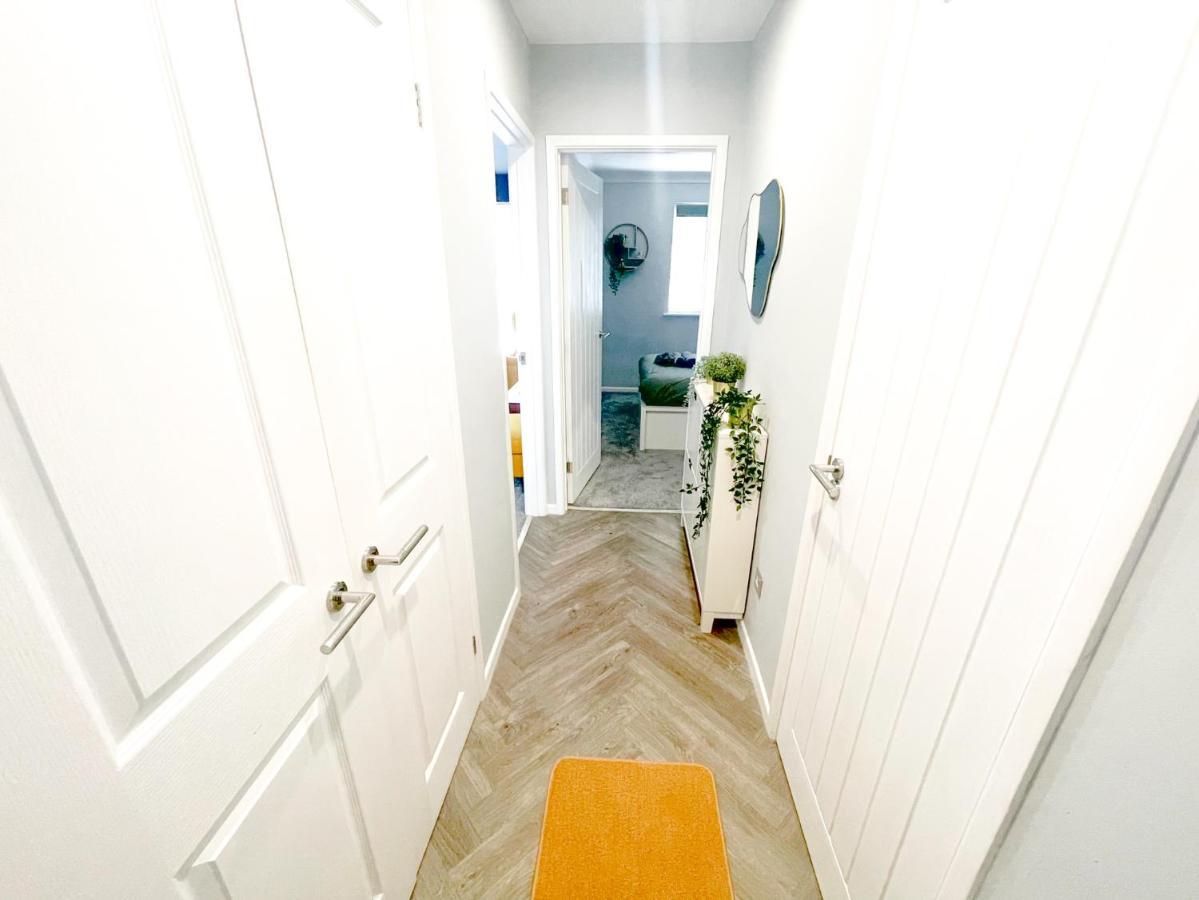 Escape To Tranquil 1 Bed, Poole Villa Canford Magna Dış mekan fotoğraf