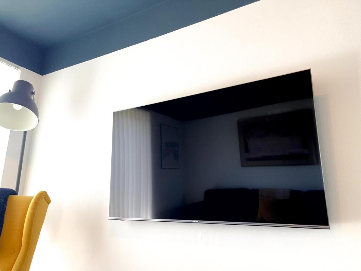 Escape To Tranquil 1 Bed, Poole Villa Canford Magna Dış mekan fotoğraf